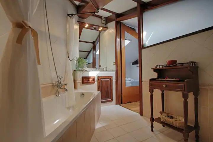 Accogliente Mansarda Nel Cuore Dell Antica Livorno Apartamento Exterior foto
